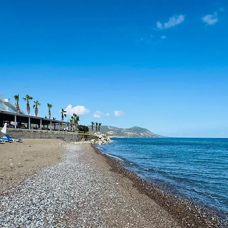 Del Mare Villa Lachi